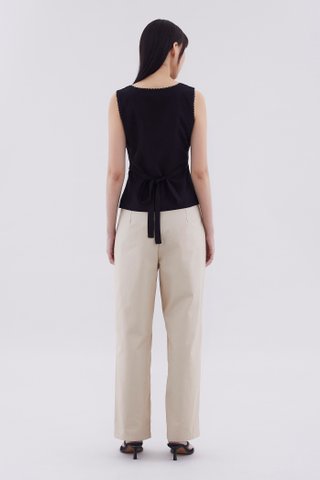 Deskan V-Neck Button-Front Top