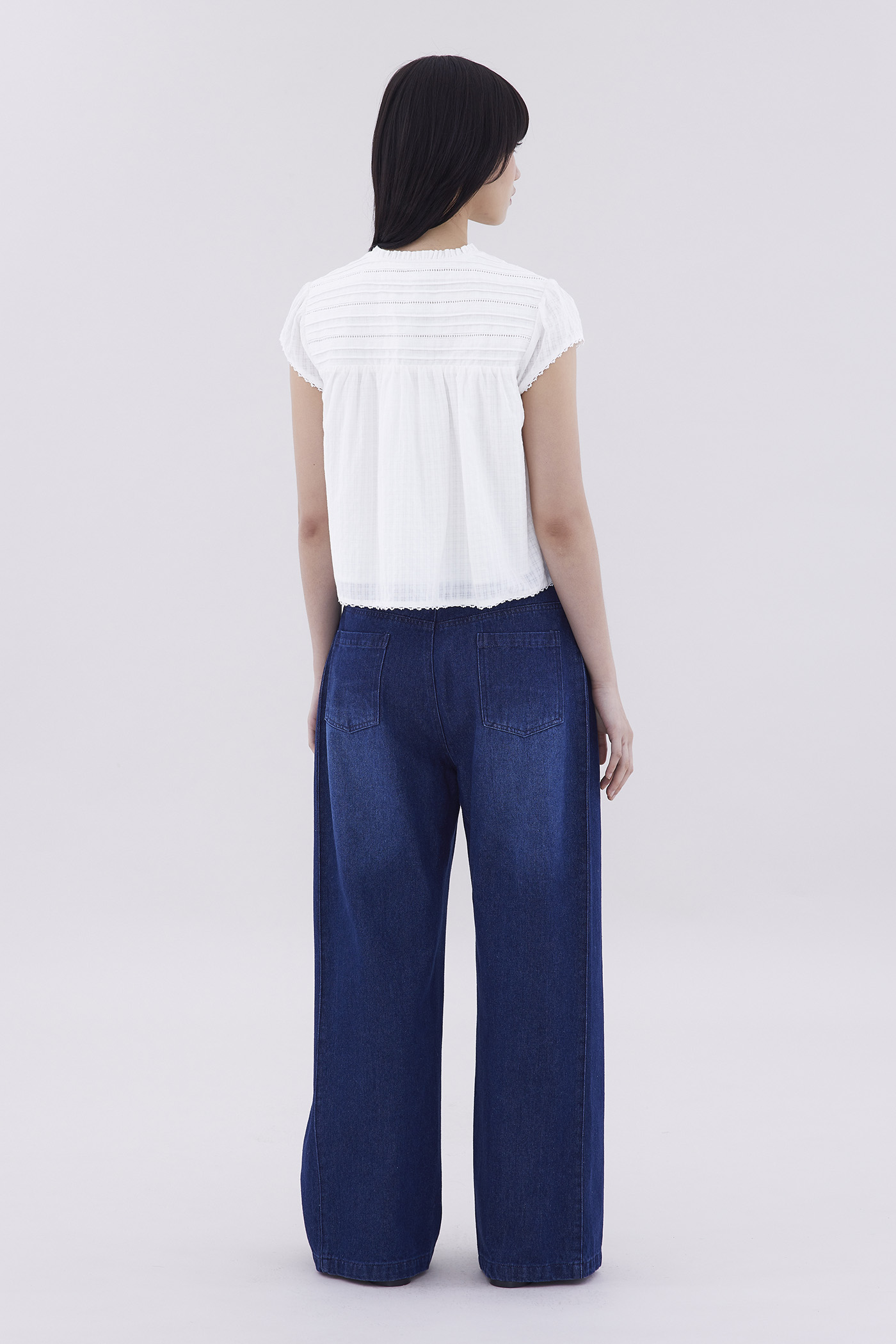Yoeru Half-Button Top
