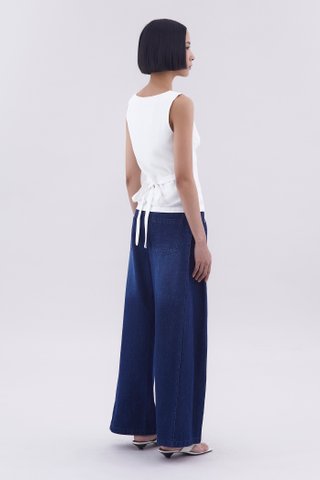 Gyral V-Neck Fitted Top