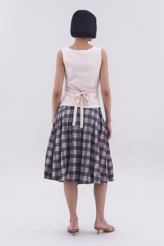 Gyral V-Neck Fitted Top
