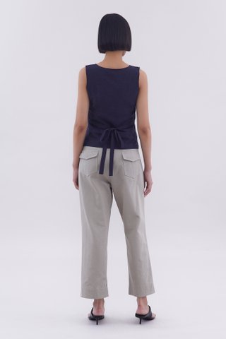Gyral V-Neck Fitted Top