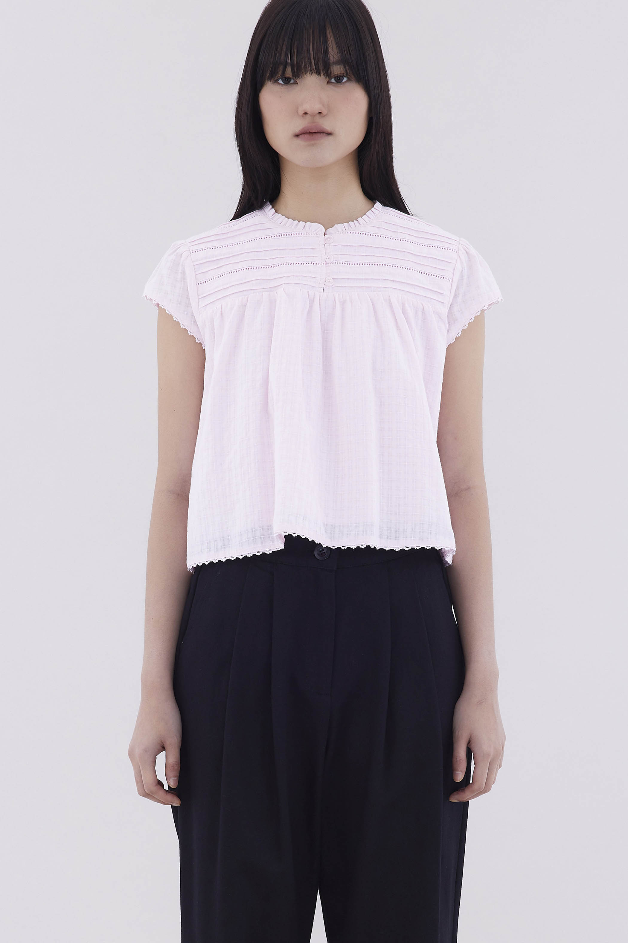 Yoeru Half-Button Top