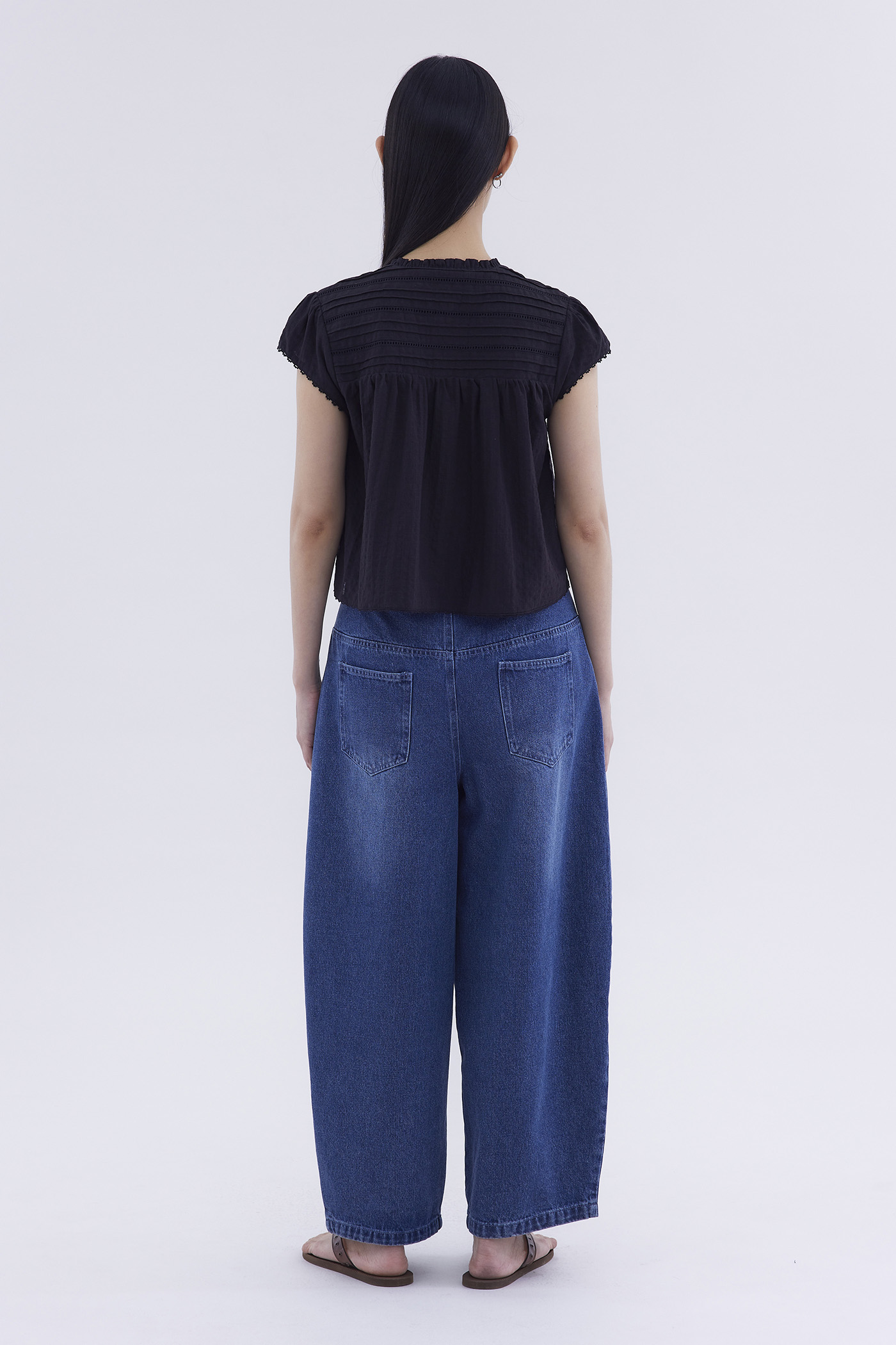 Yoeru Half-Button Top