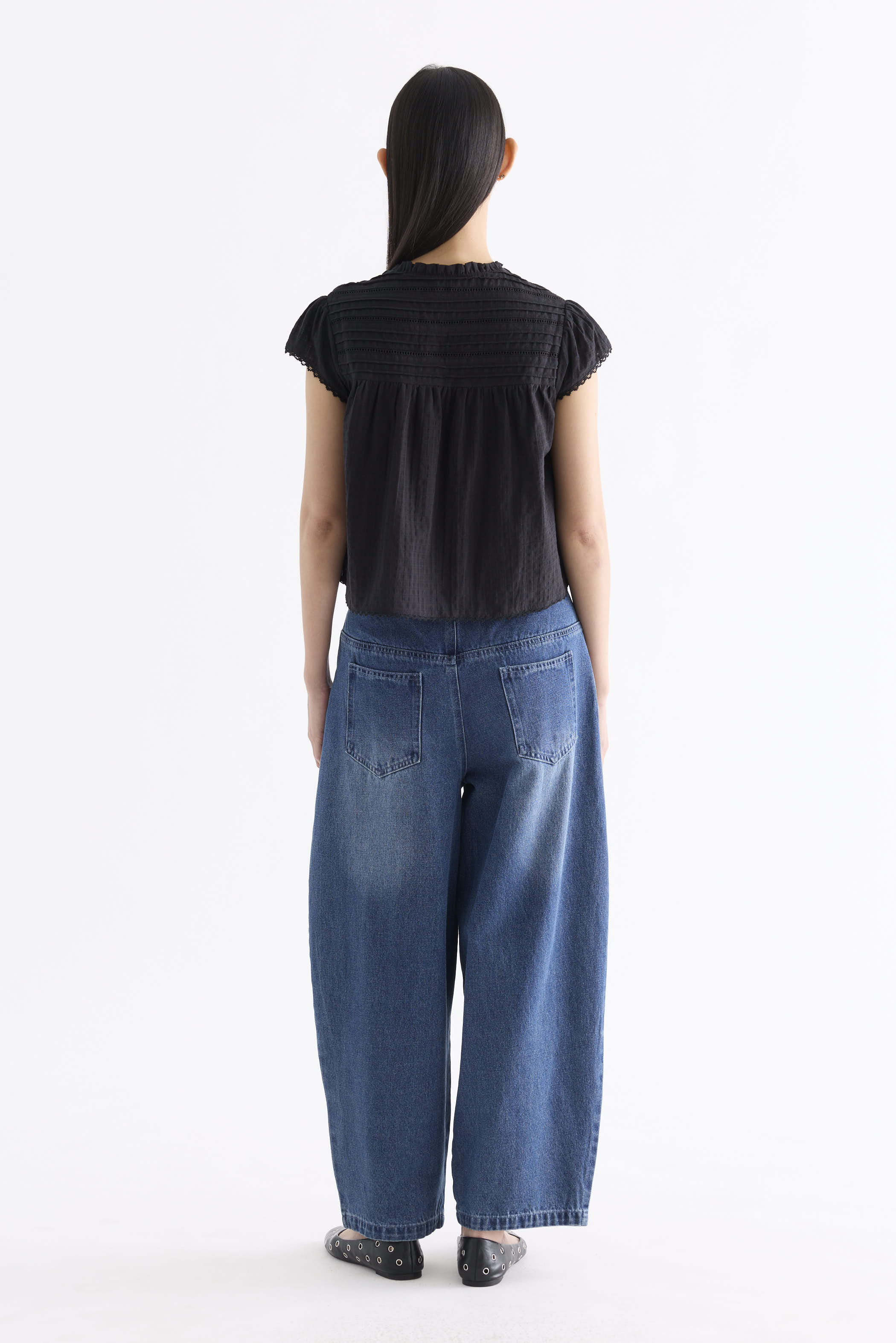 Yoeru Half-Button Top