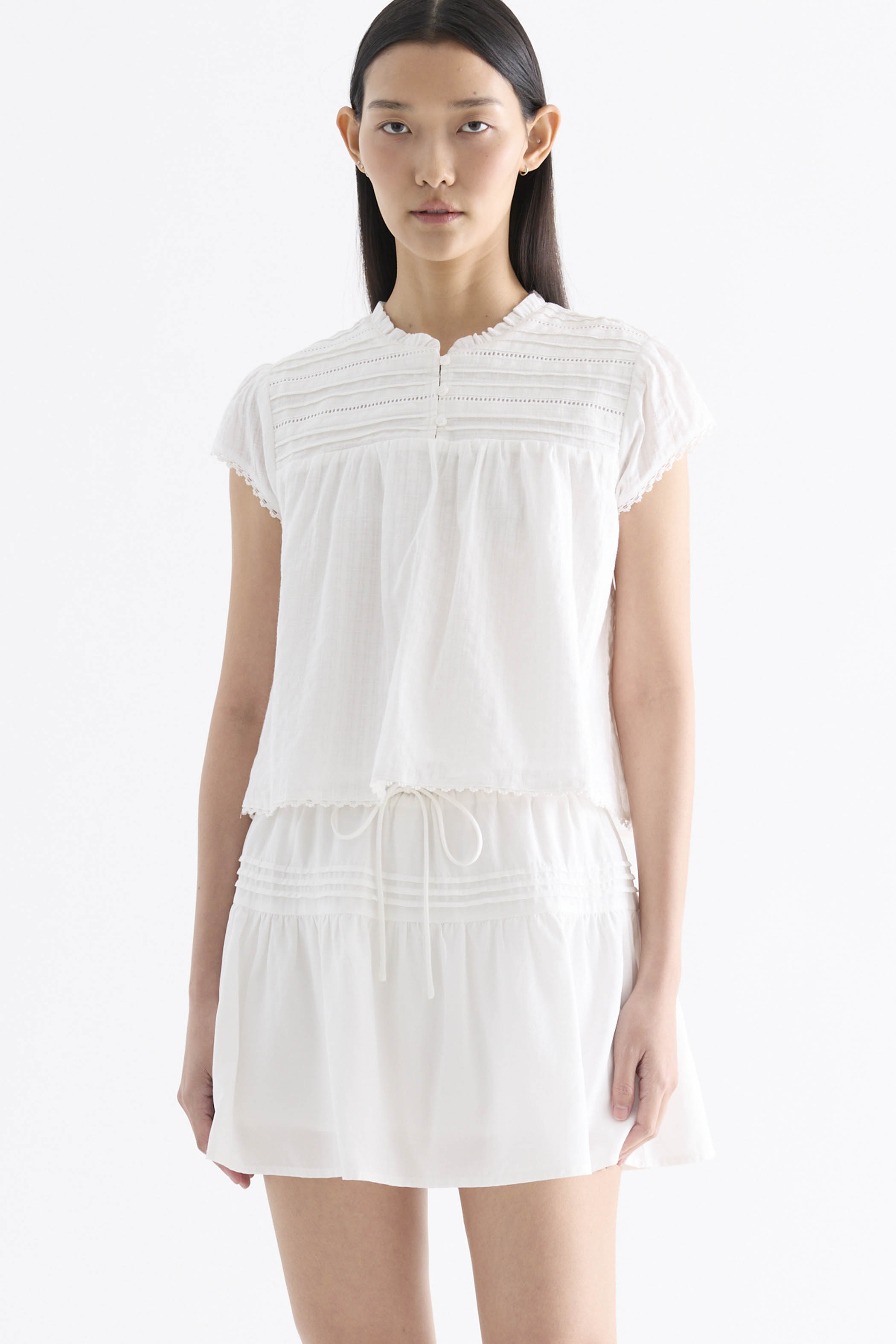 Yoeru Half-Button Top