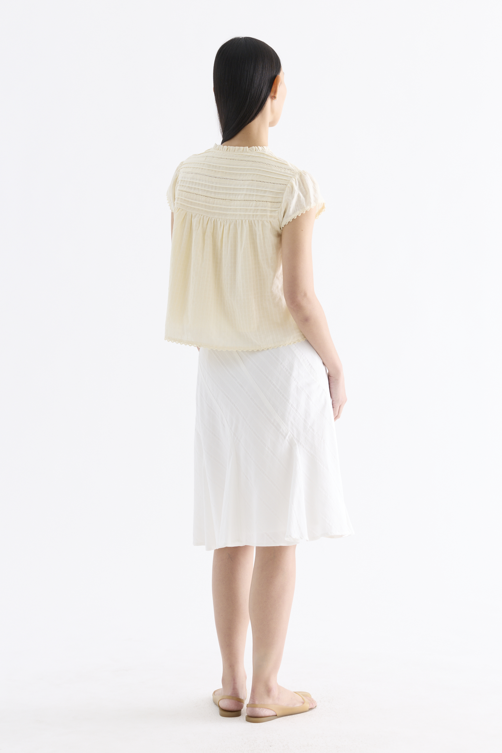 Yoeru Half-Button Top