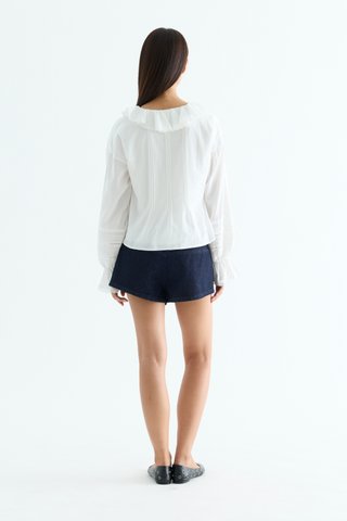 Tastrid Ruffle Neck Shirt