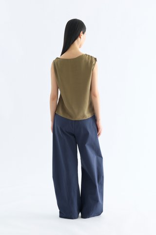 Feone Asymmetric Shoulder Top