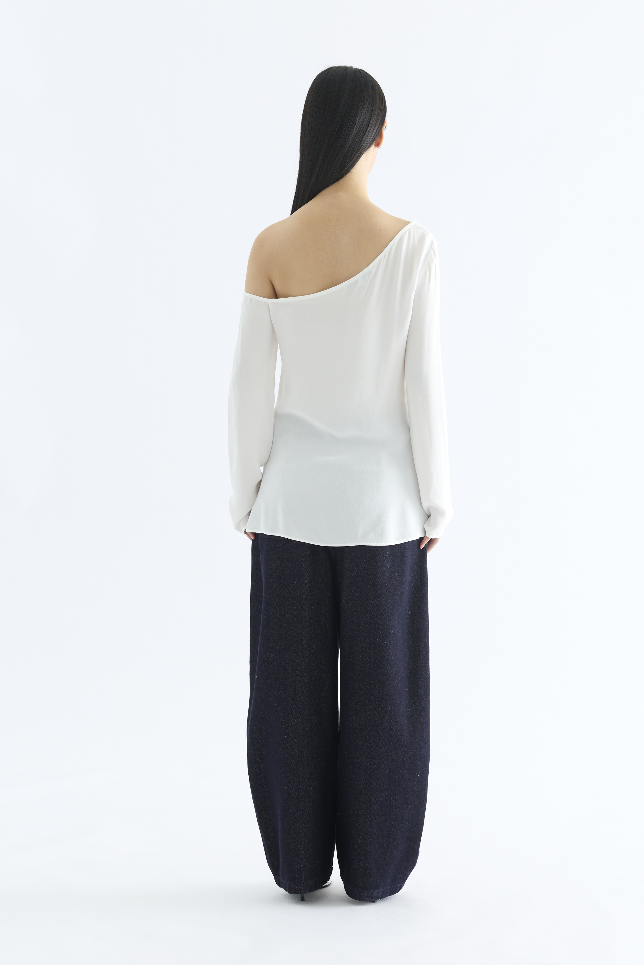 Rakel One Sided Shoulder Top