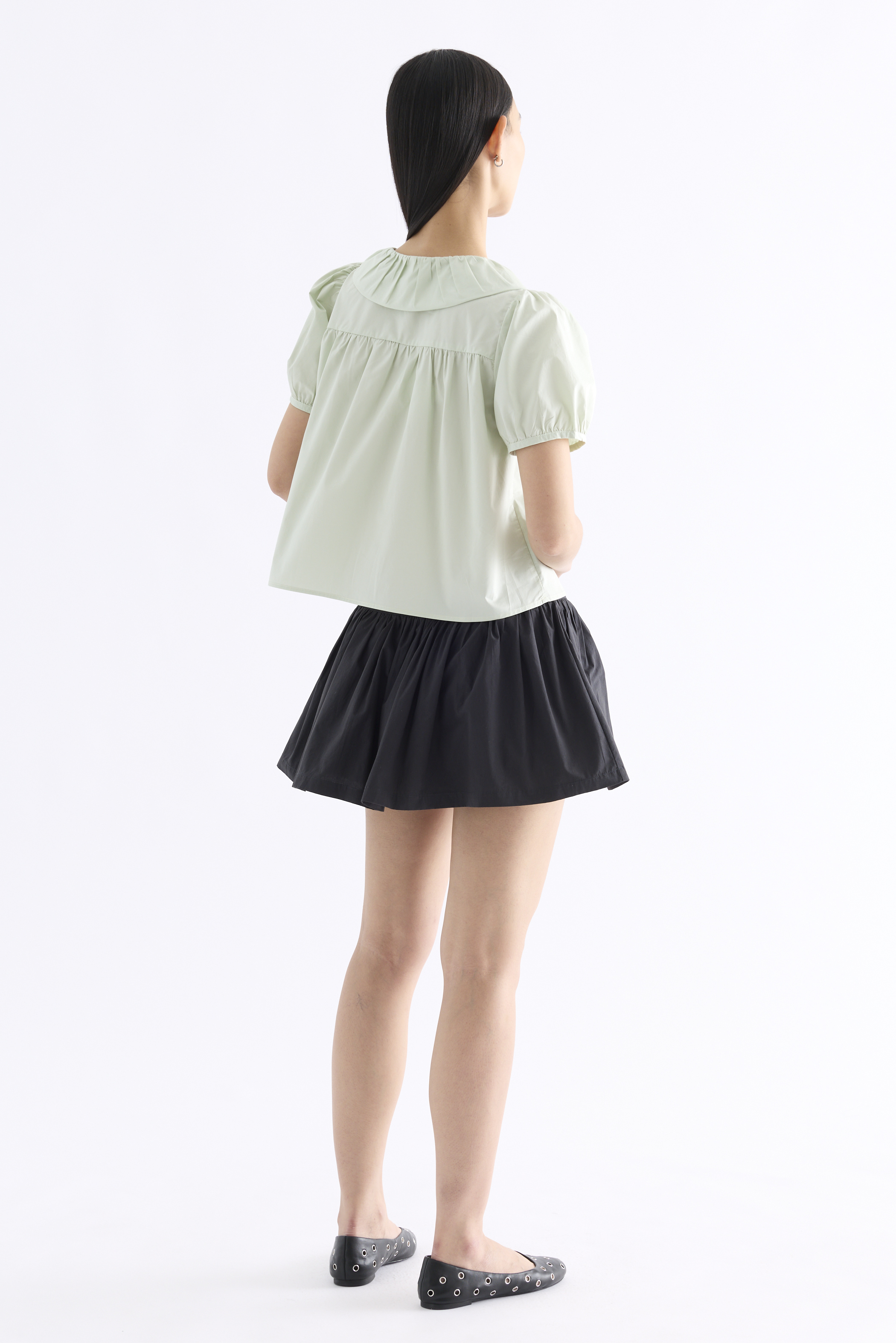 Emberlyn Peterpan-Collar Blouse