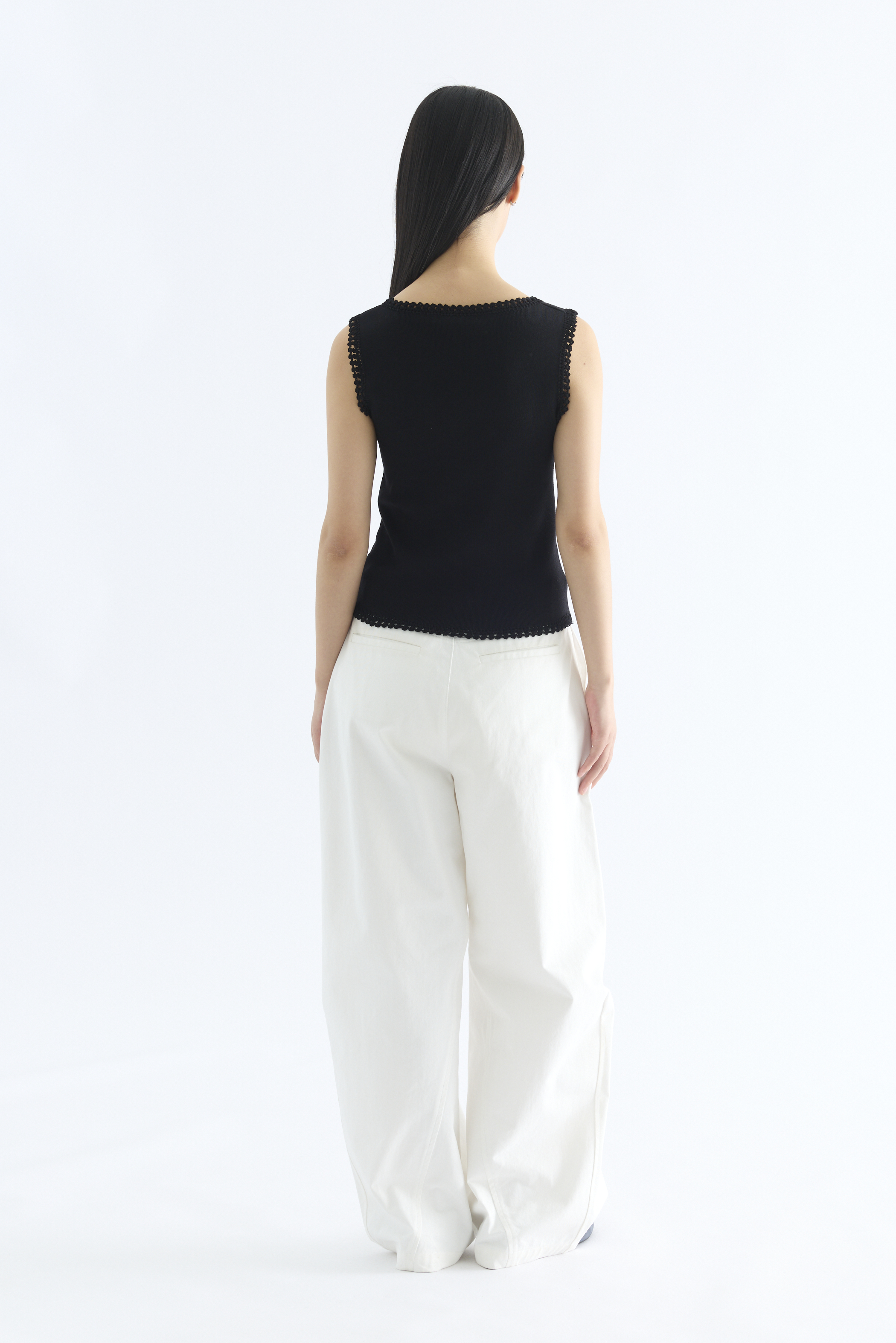 Decole Crochet Trim Knit Tank