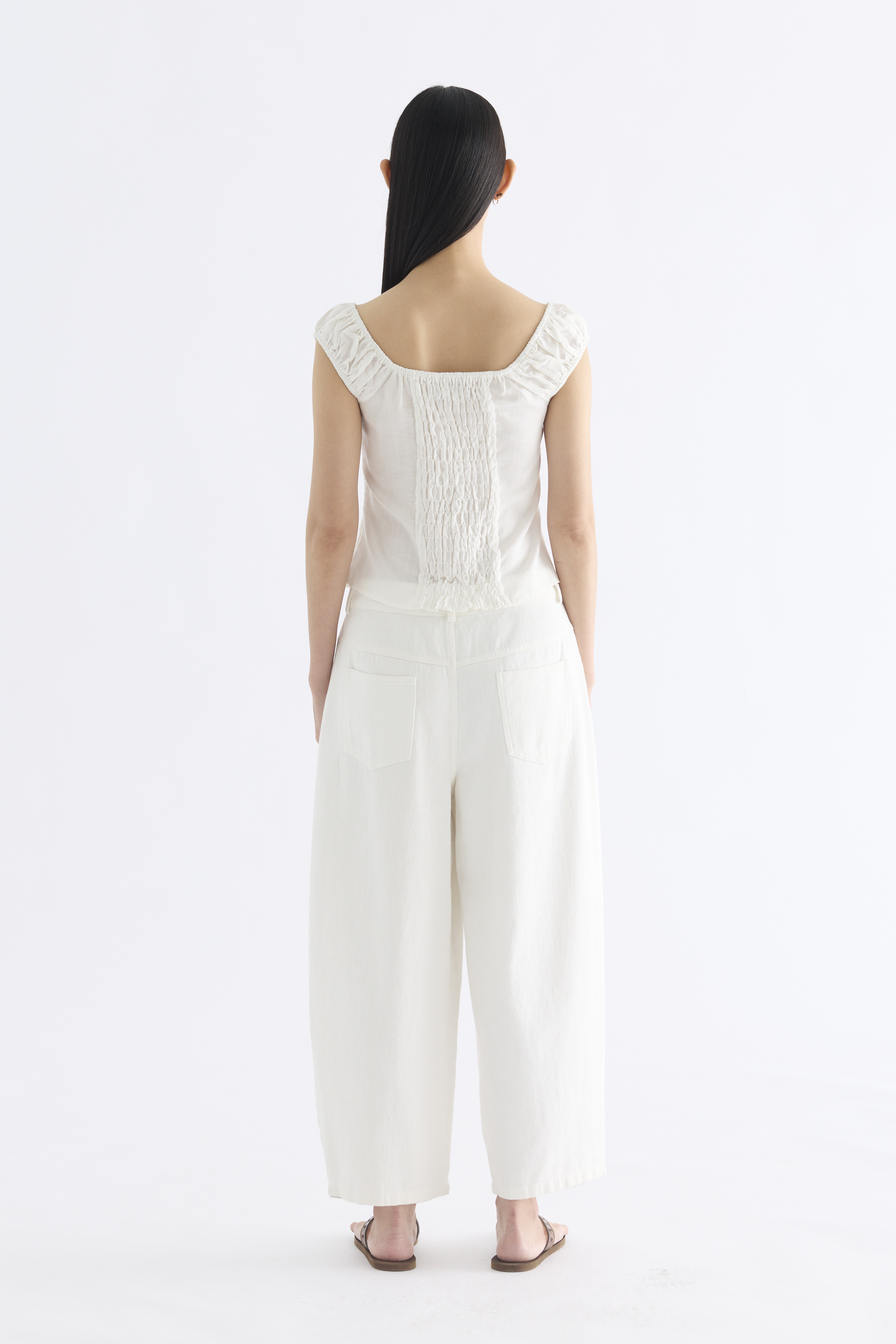 Joane Mid-Rise Barrel Leg Jeans