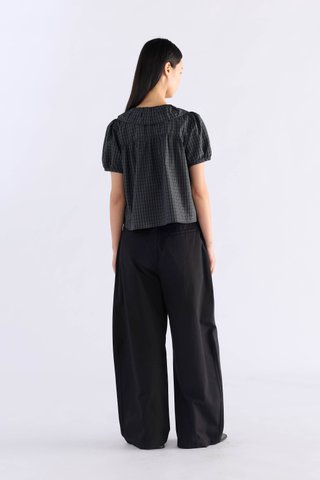 Emberlyn Peterpan-Collar Blouse
