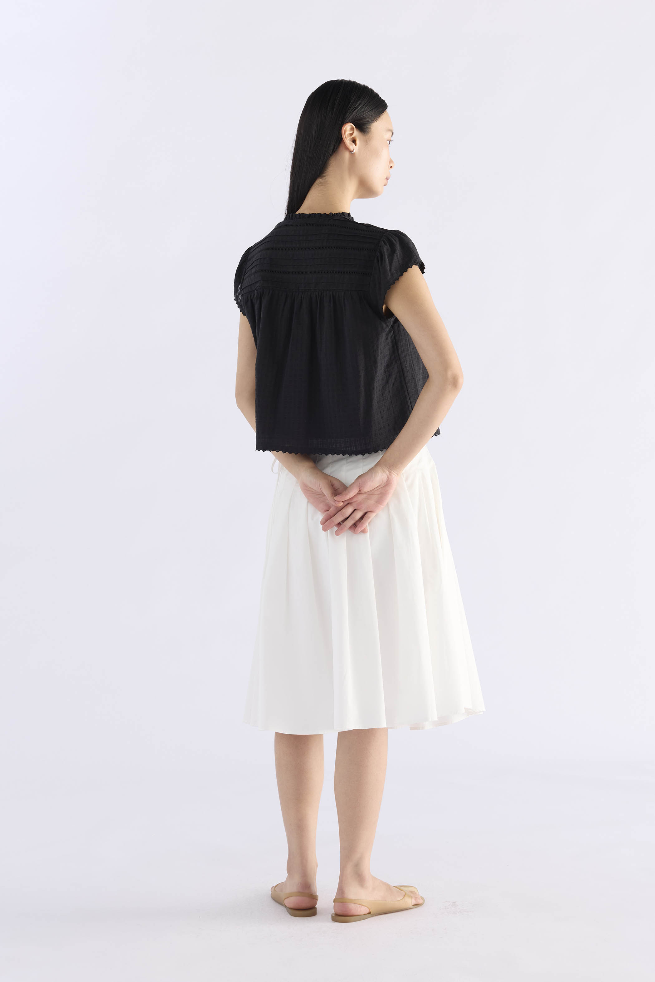 Yoeru Half-Button Top