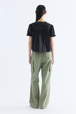 Judith Lace Peterpan-Collar Blouse