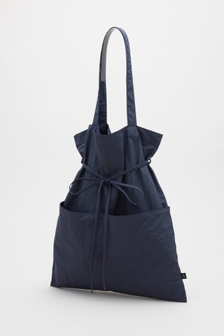 The Pocket Tote